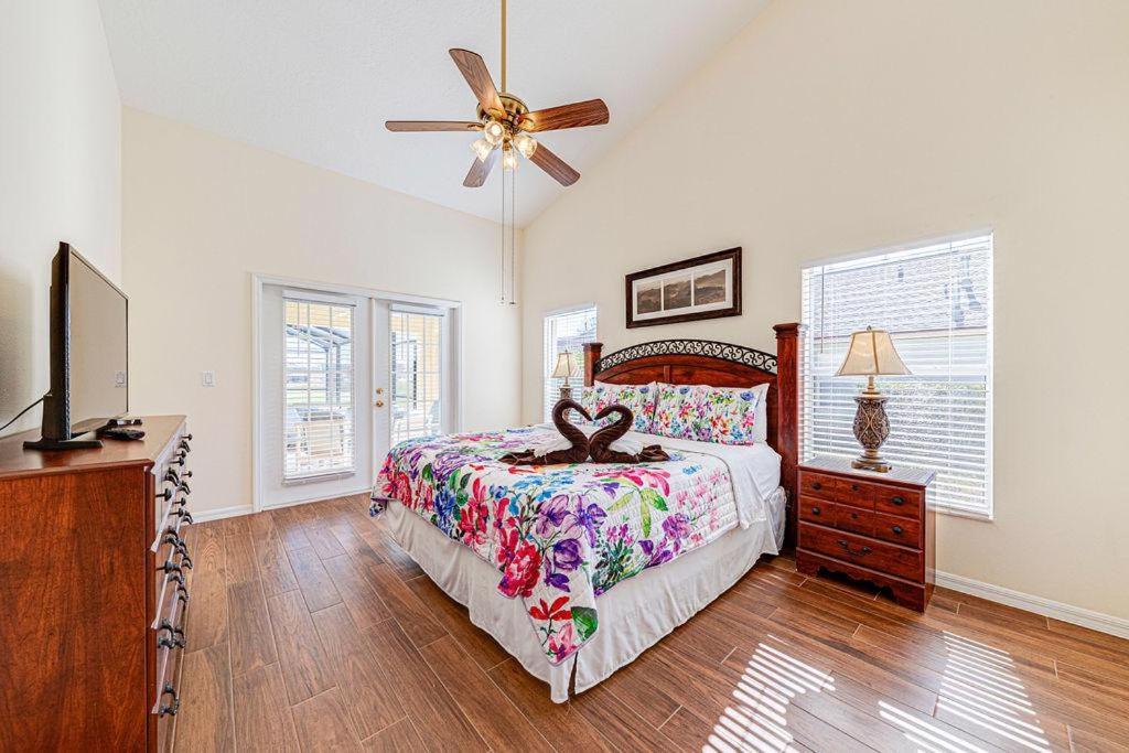 Great Location With Conservation Views *