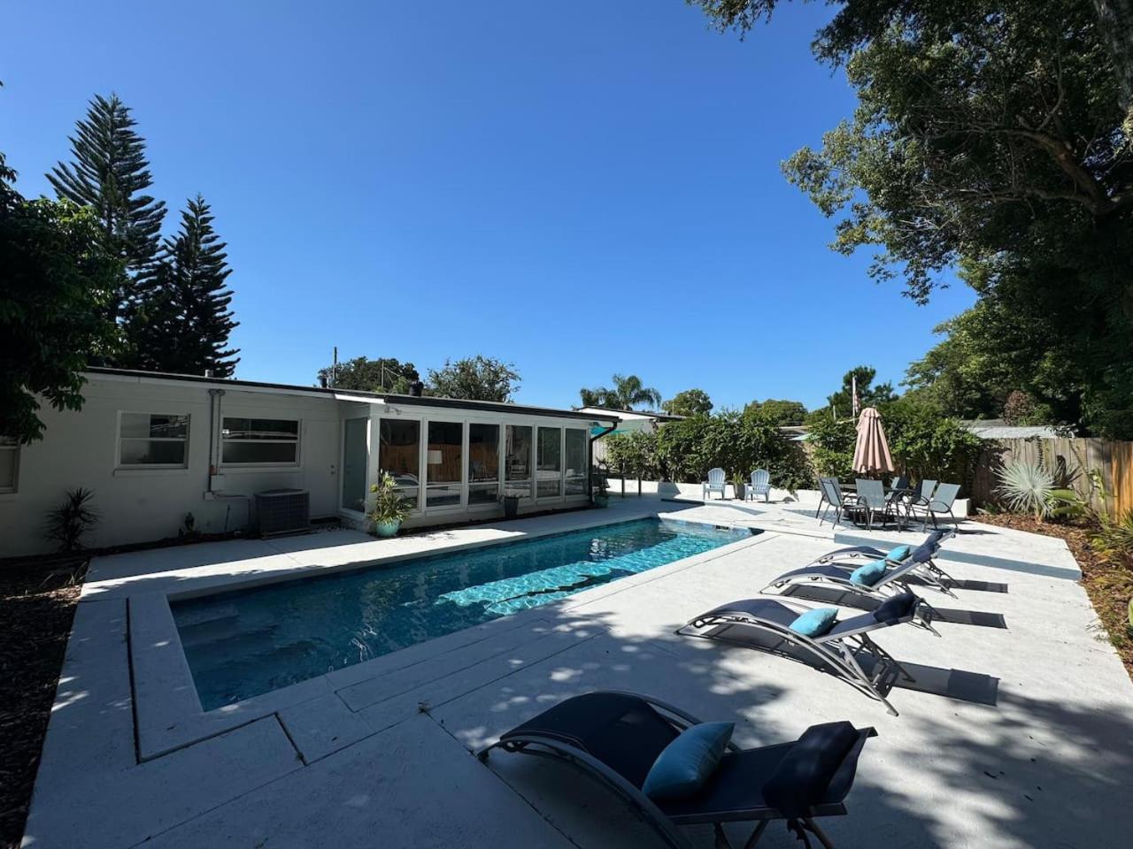 Holiday home Exquisite Luxury With Pool In Prime Location *