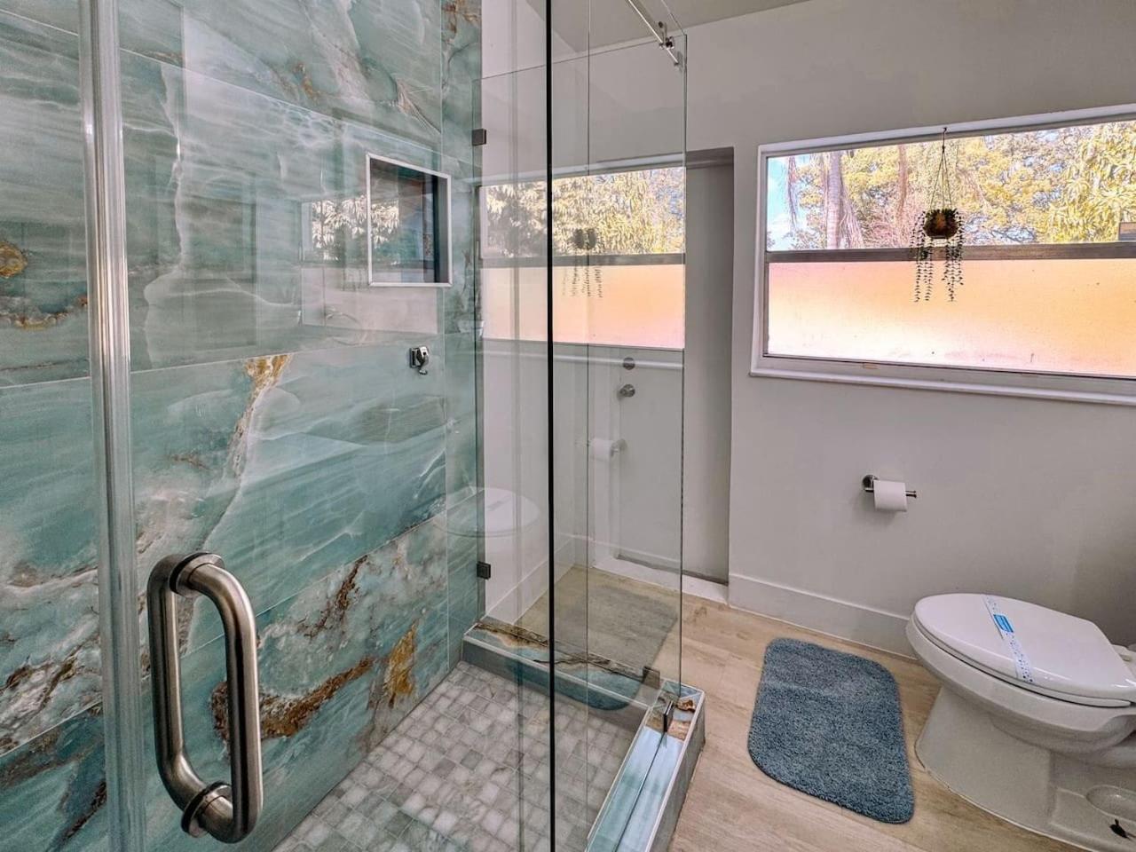 Exquisite Luxury With Pool In Prime Location