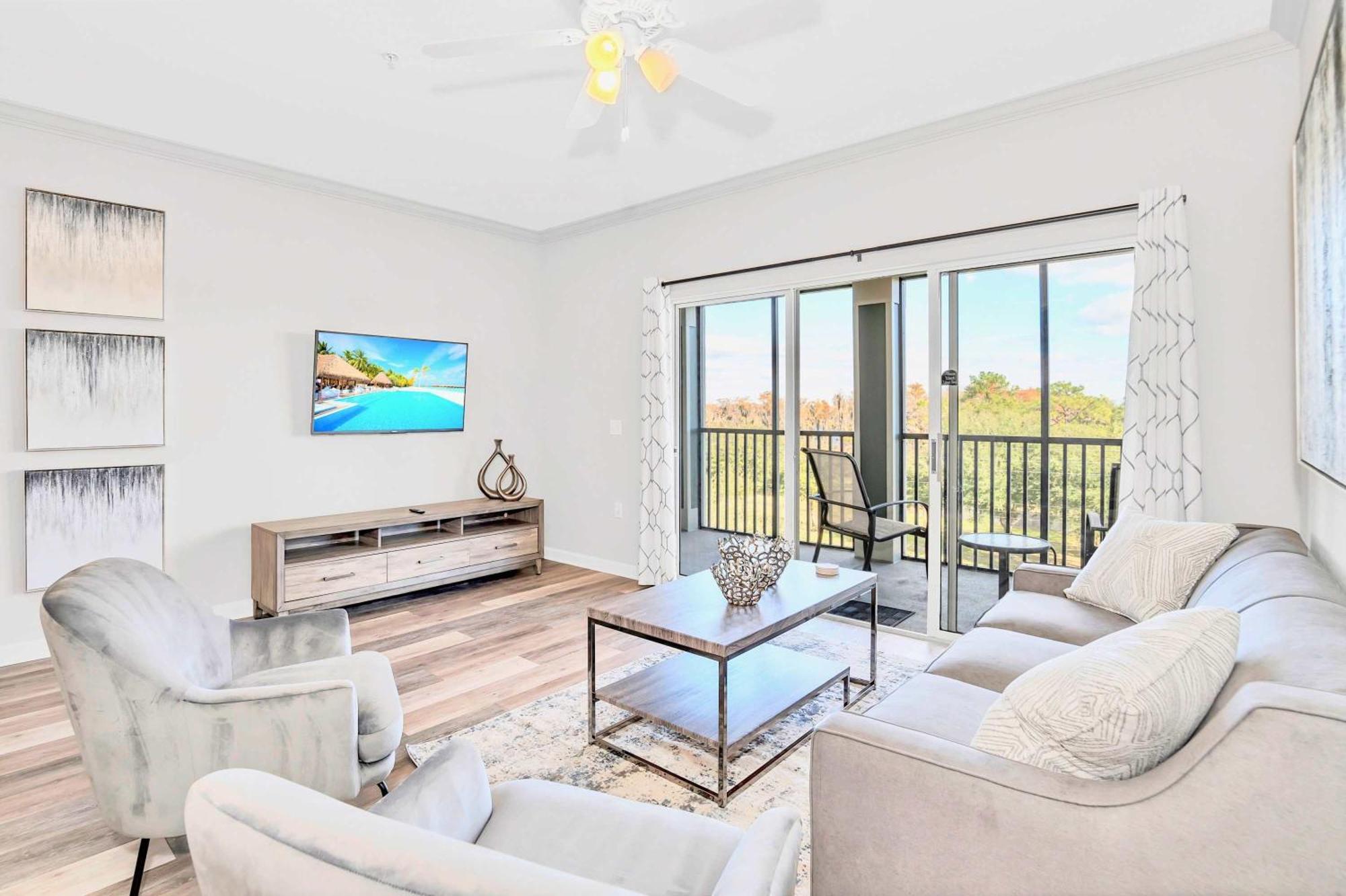 Holiday home Upscale 3br Near - Pool And Hot Tub!
