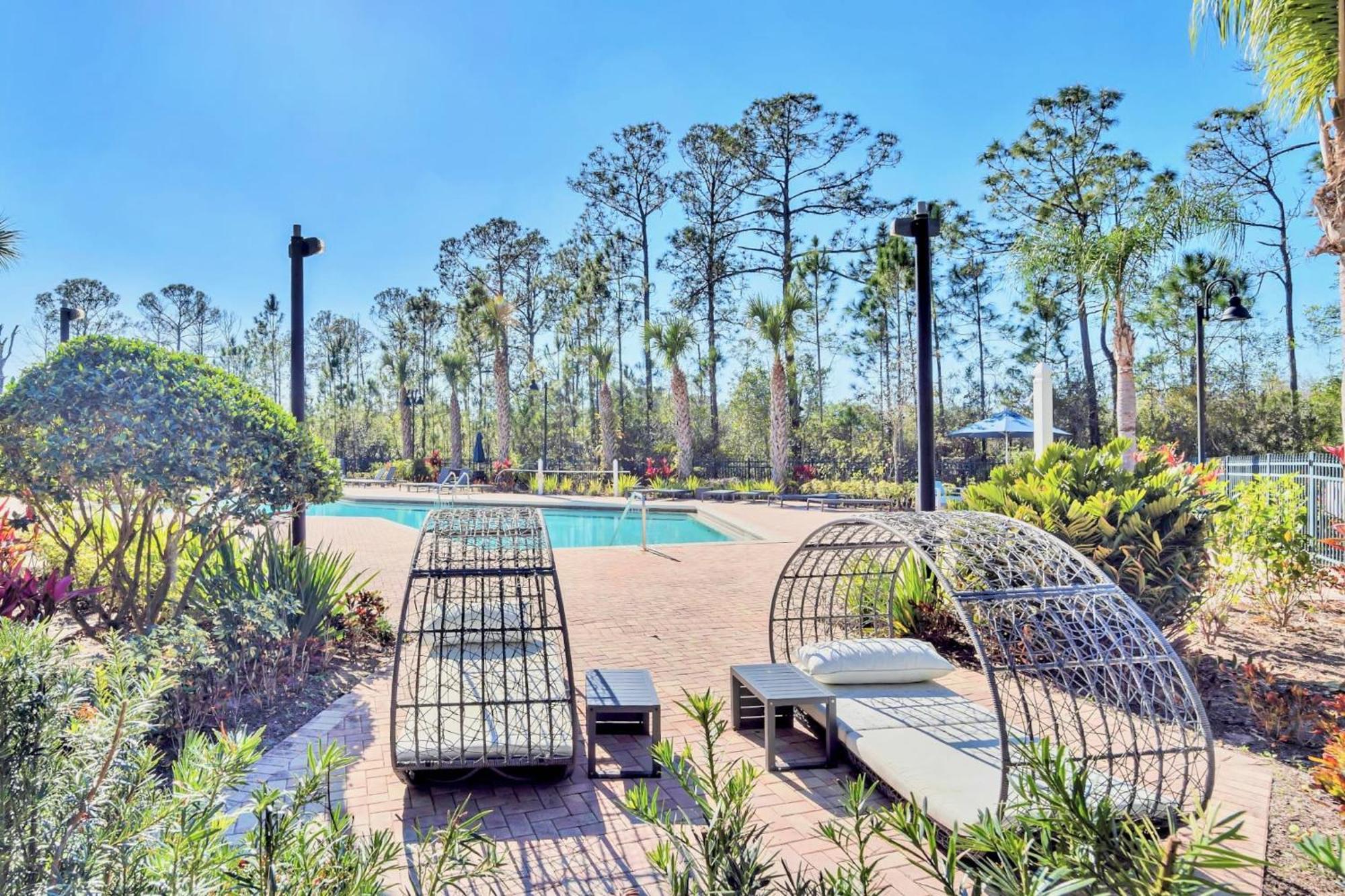 Stunning 3br Near - Pool And Hot Tub! Holiday home