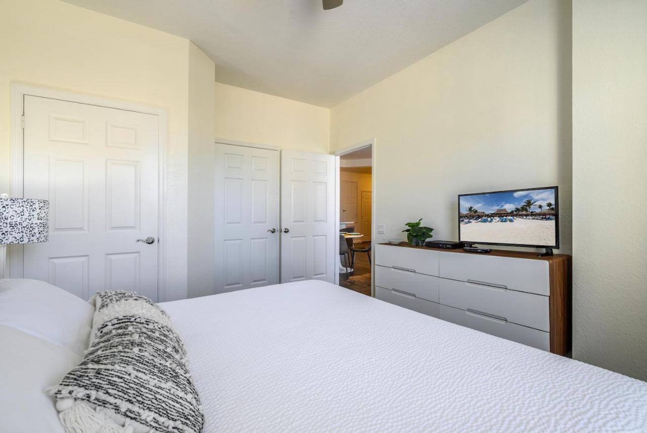 4862 Cayview Avenue 208 Apartment *