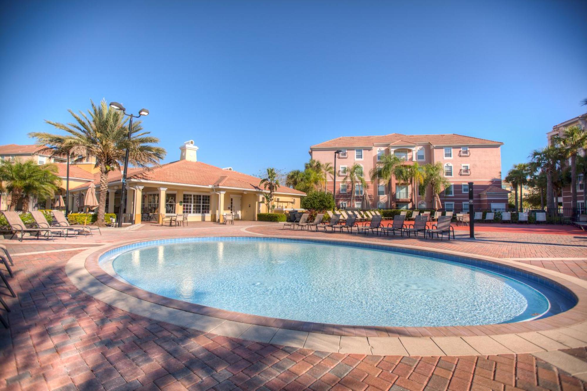 Apartment 4862 Cayview Avenue 208 *