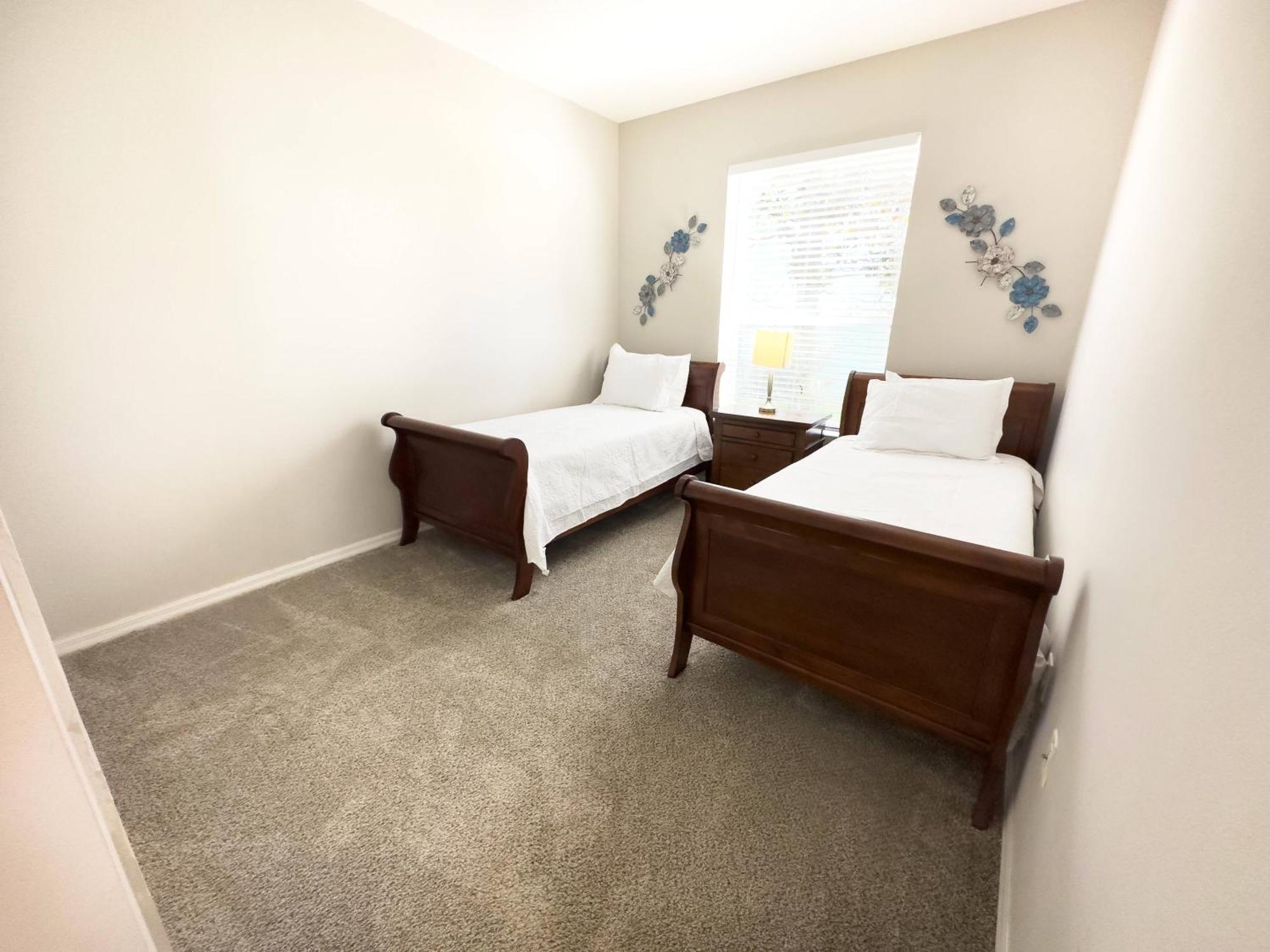 Amazing 4 Bedrooms And 3 Baths 2 Miles From Holiday home Orlando
