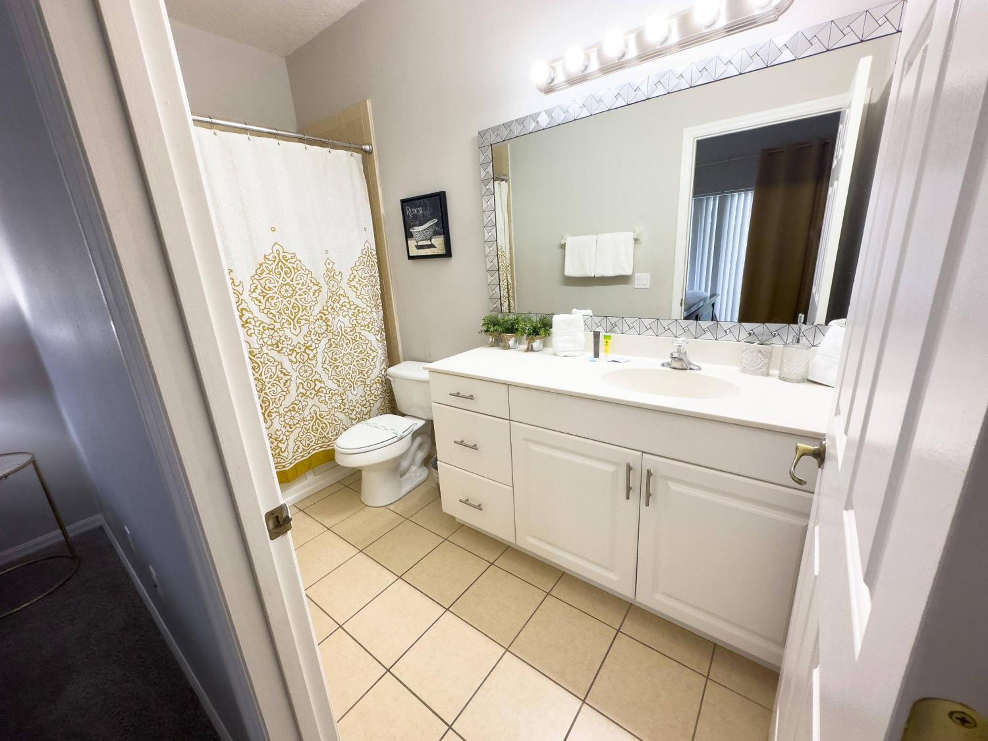 Amazing 4 Bedrooms And 3 Baths 2 Miles From
