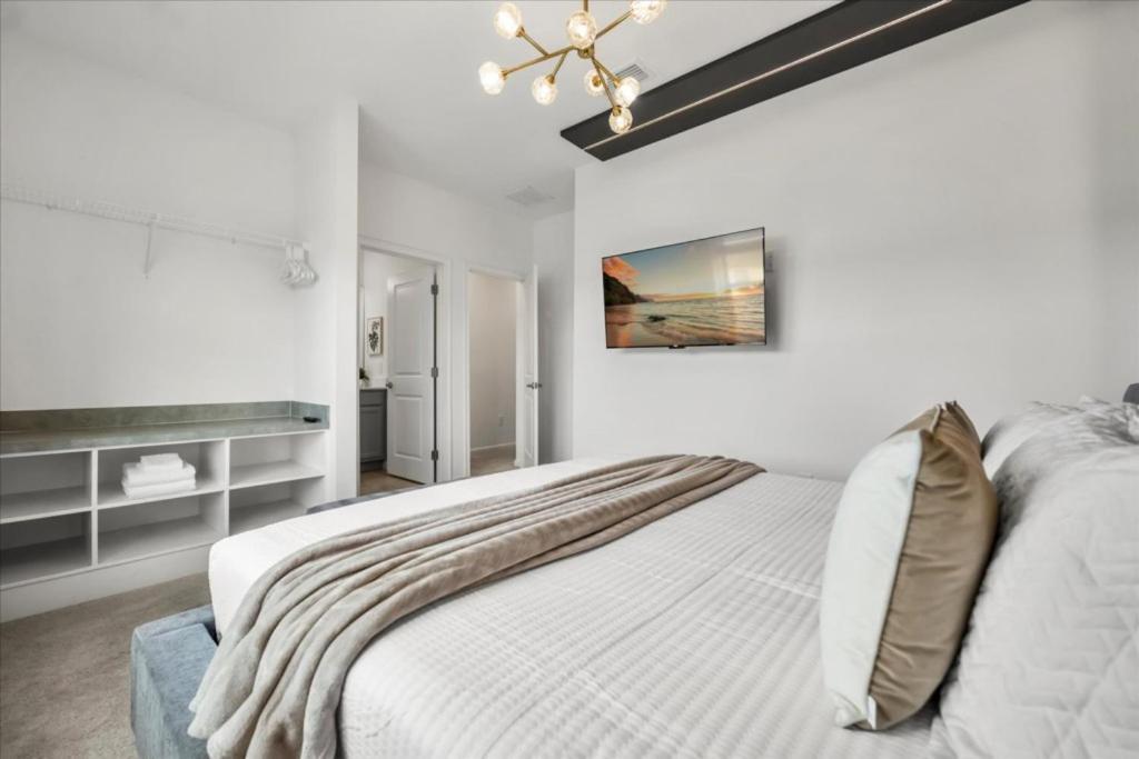 8 Bedrooms- 8 Bathrooms- Paradiso Grande 6265 Ss *