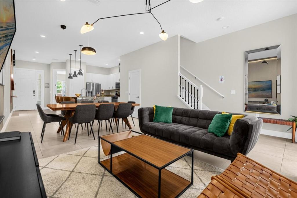 4 Bedrooms-4,5 Bathrooms-summerville 2652ss Holiday home *