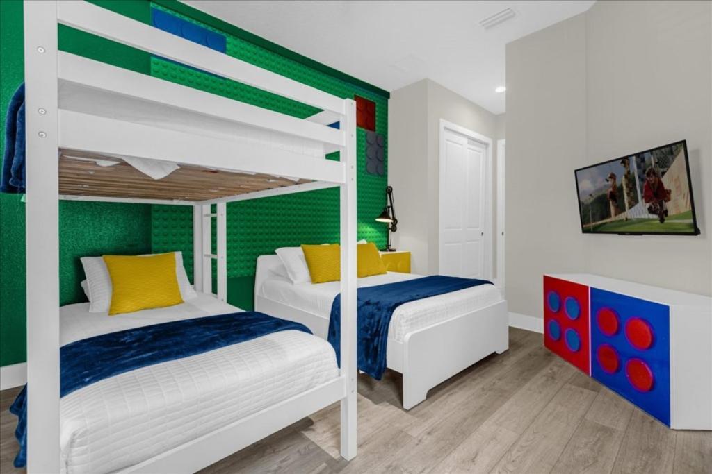 4 Bedrooms-4,5 Bathrooms-summerville 2652ss Holiday home