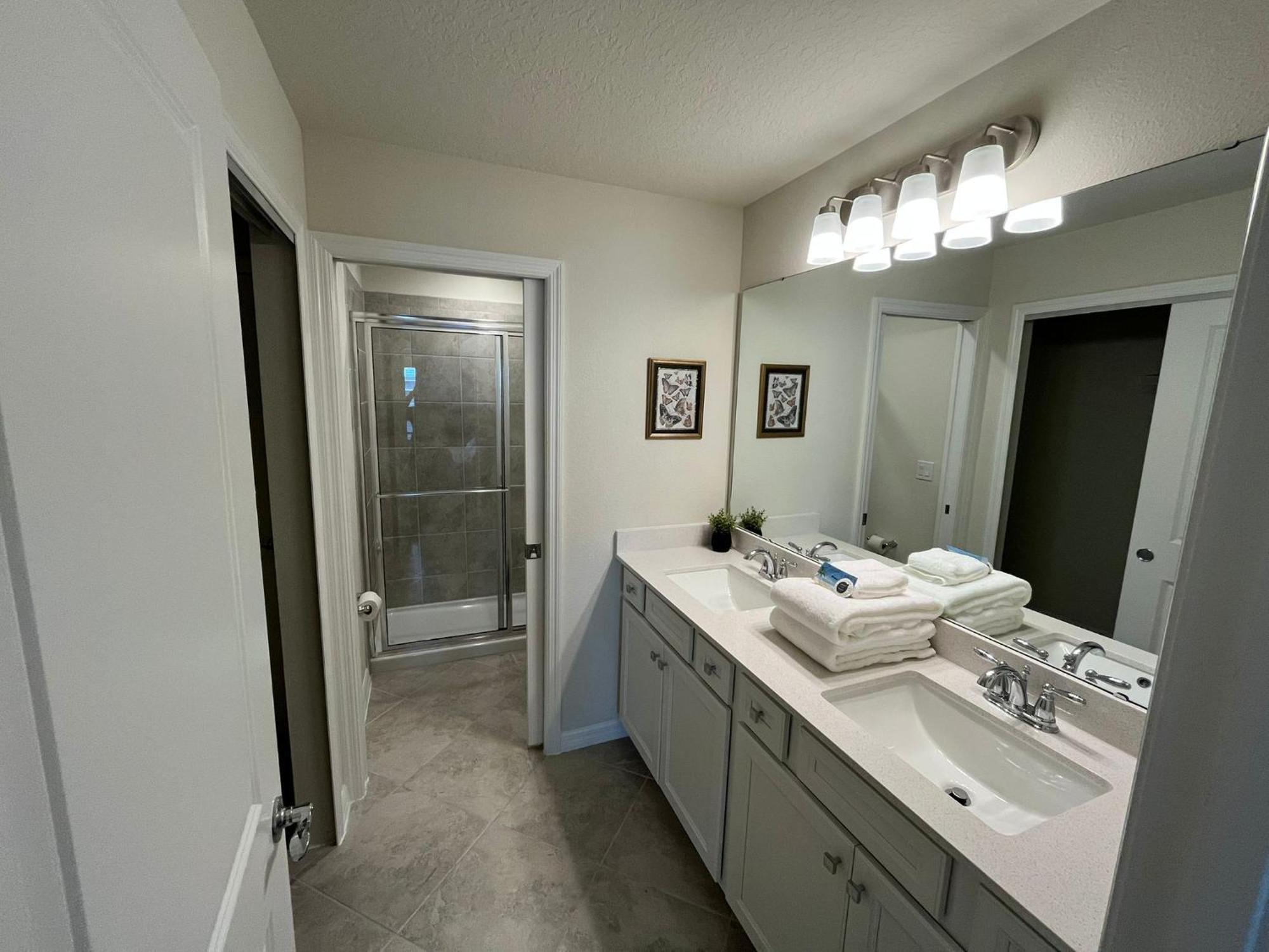 5 Bedrooms - 4,5 Bathrooms - Windsor Cay 16125pf Holiday home