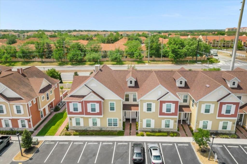 4 Bedrooms-4,5 Bathrooms-summerville 2652ss Orlando