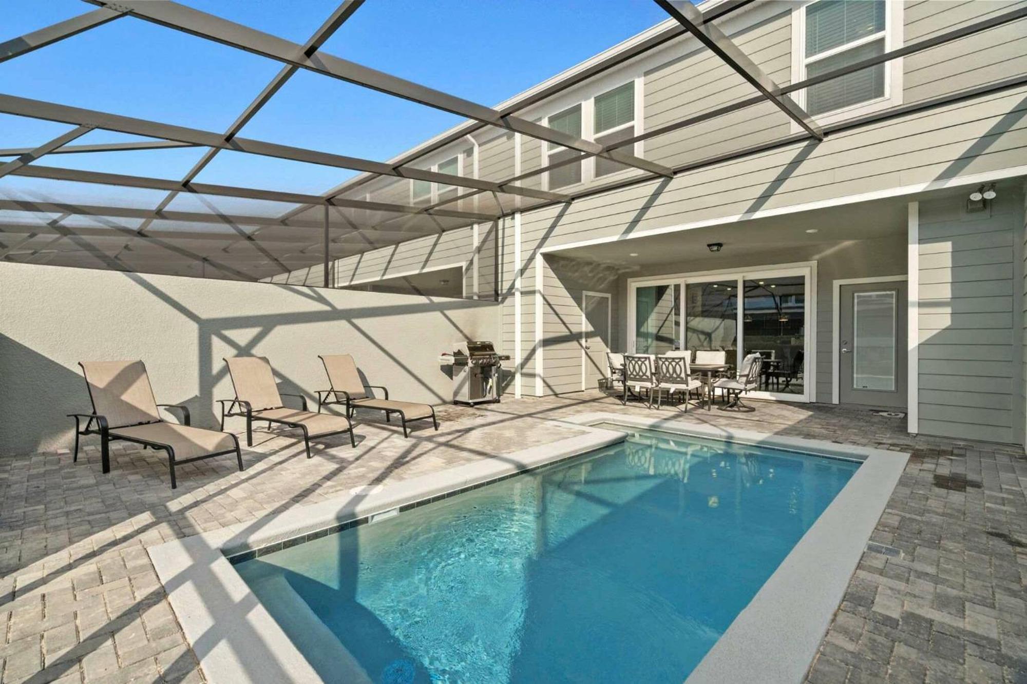 1283 Magical Retreat Themed 5b Near Orlando