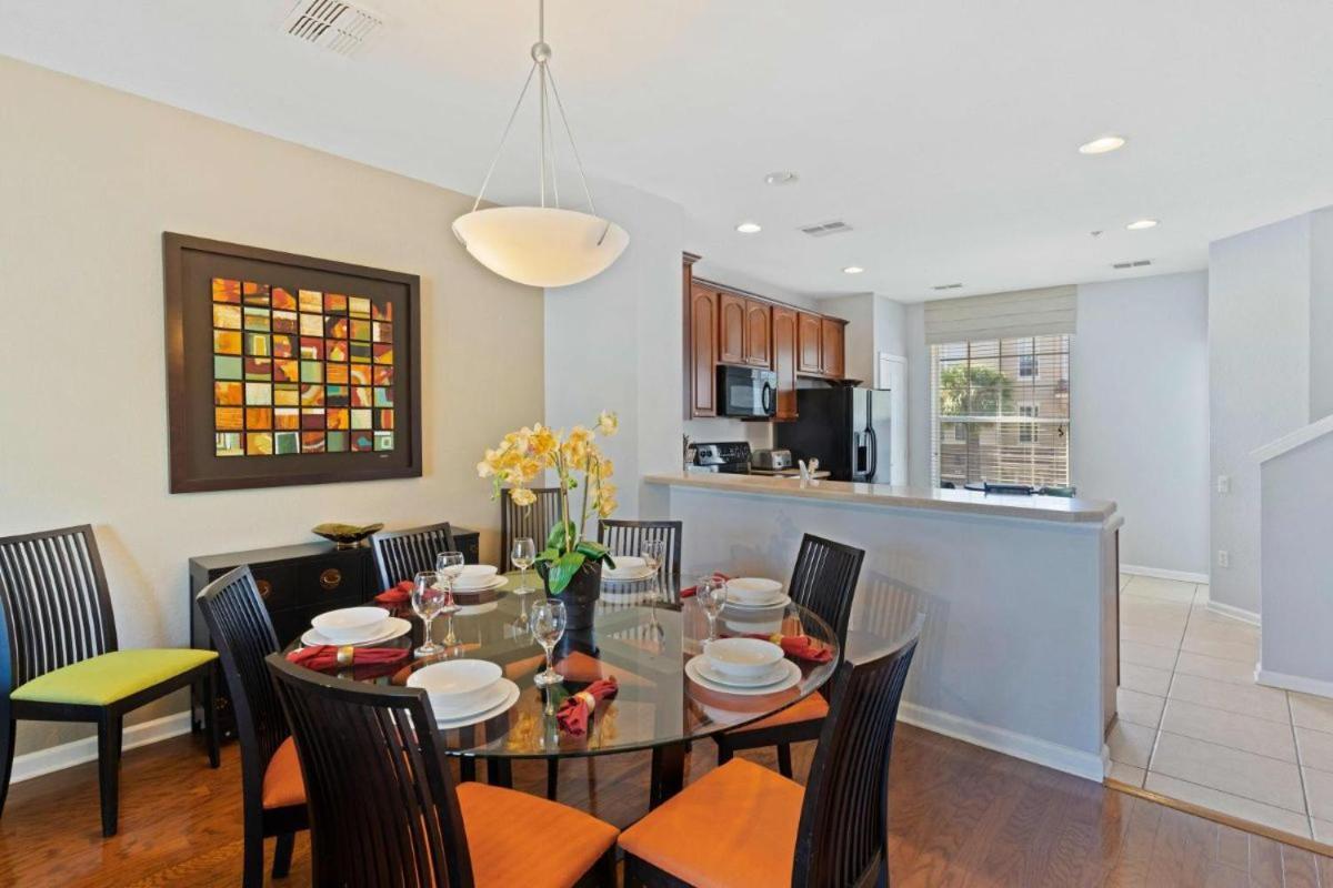 5026 Spacious 3-bedroom 3.5-bathroom Townhome 13 Villa