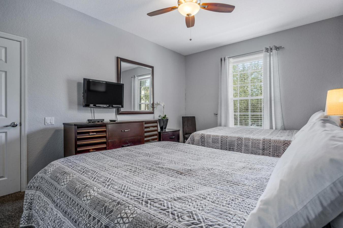 Is3-205 Lakefront - Universal * Orlando