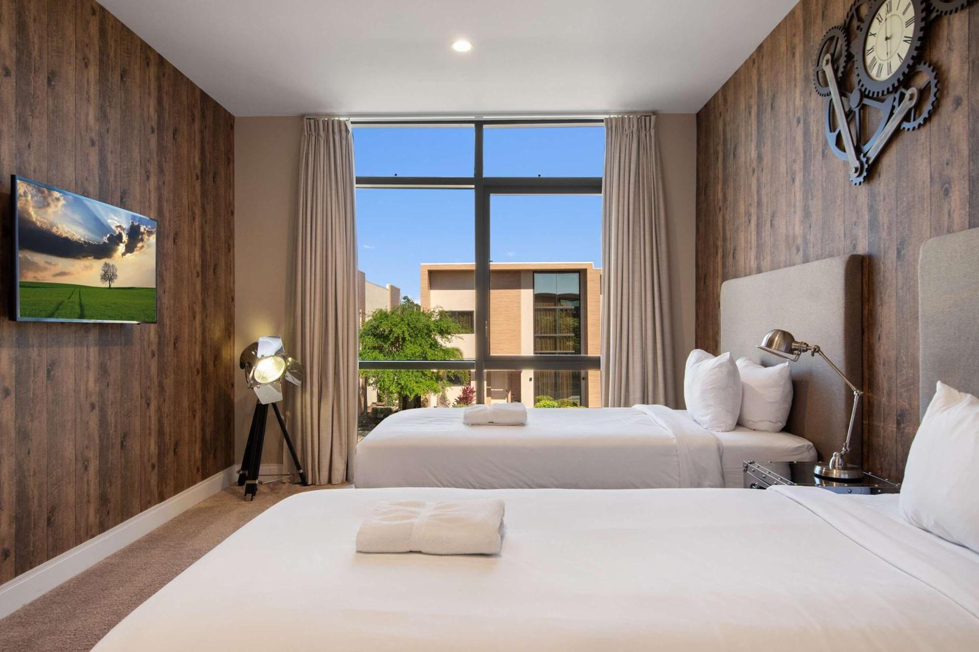 Luxurious Getaway | Chic Villa, Stunning Patio & Exclusive Perks! Holiday home Orlando