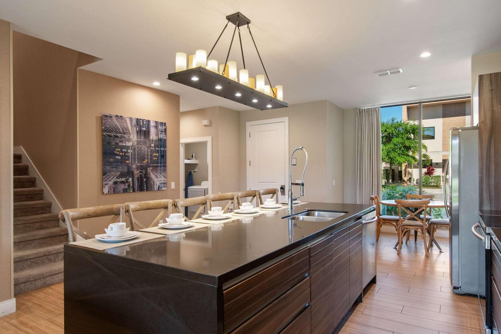 Luxurious Getaway | Chic Villa, Stunning Patio & Exclusive Perks! Orlando