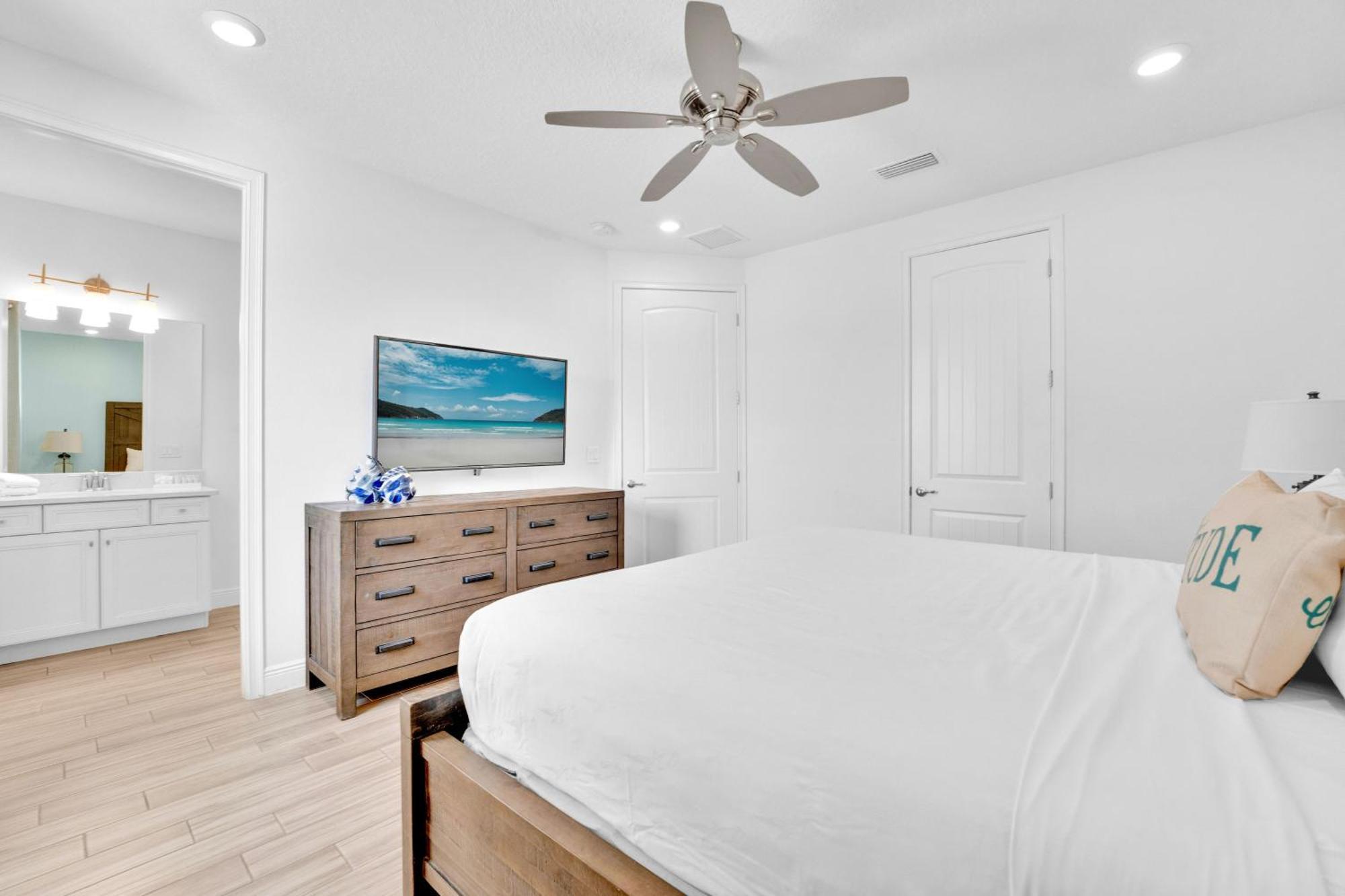 4br Sleeps 10 Within 10 Min To Holiday home *