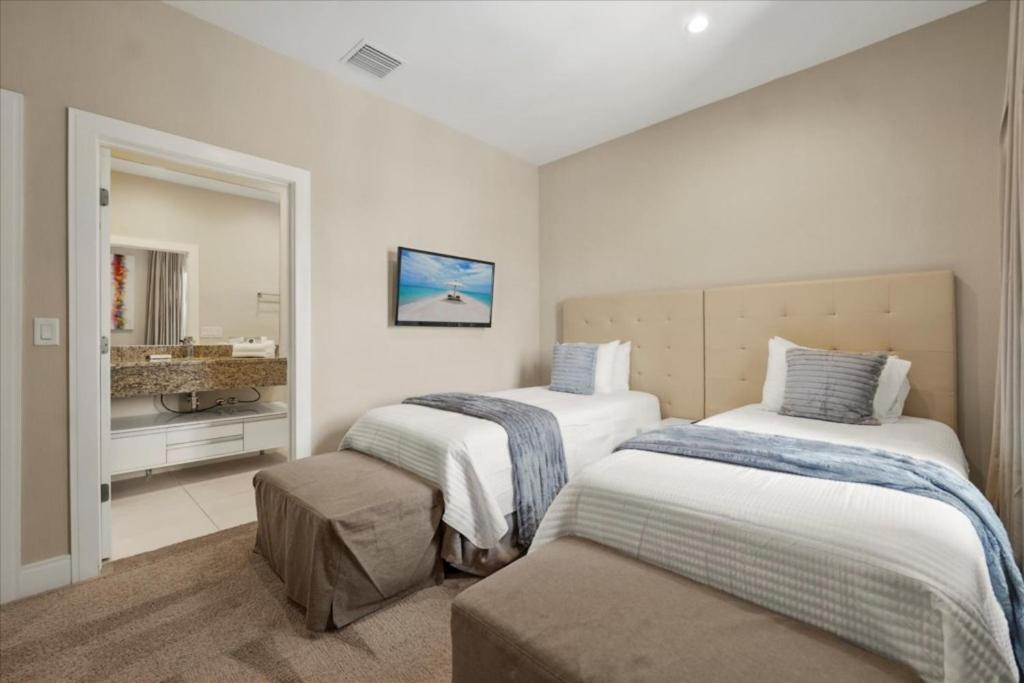 4 Bedrooms- 4,5 Bathrooms- Magic Village 3235 Ba Holiday home Orlando