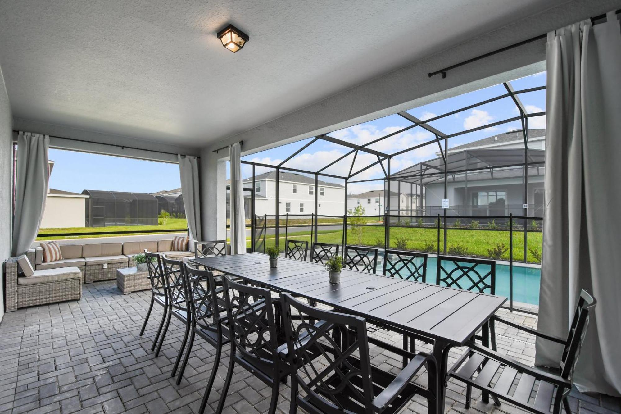Modern W/ Pool, & Arcade Access *