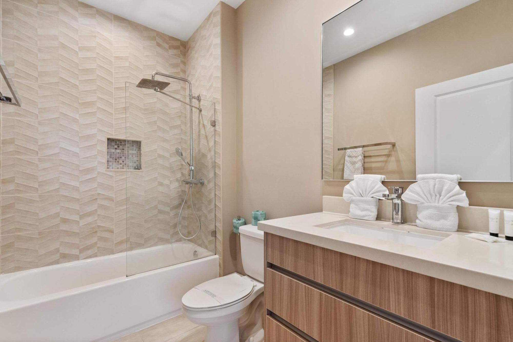 Chic | Stunning Patio, Amenities & Minutes From Parks Holiday home Orlando