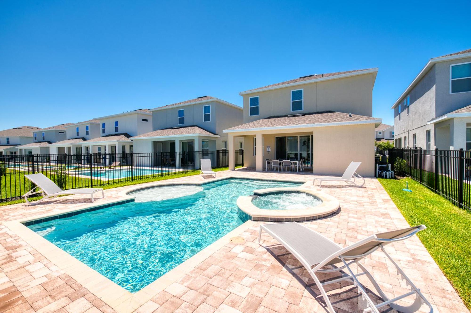 Cozy By Rentyl Near With Private Pool, Air Hockey Table & Amenities - 321b Holiday home