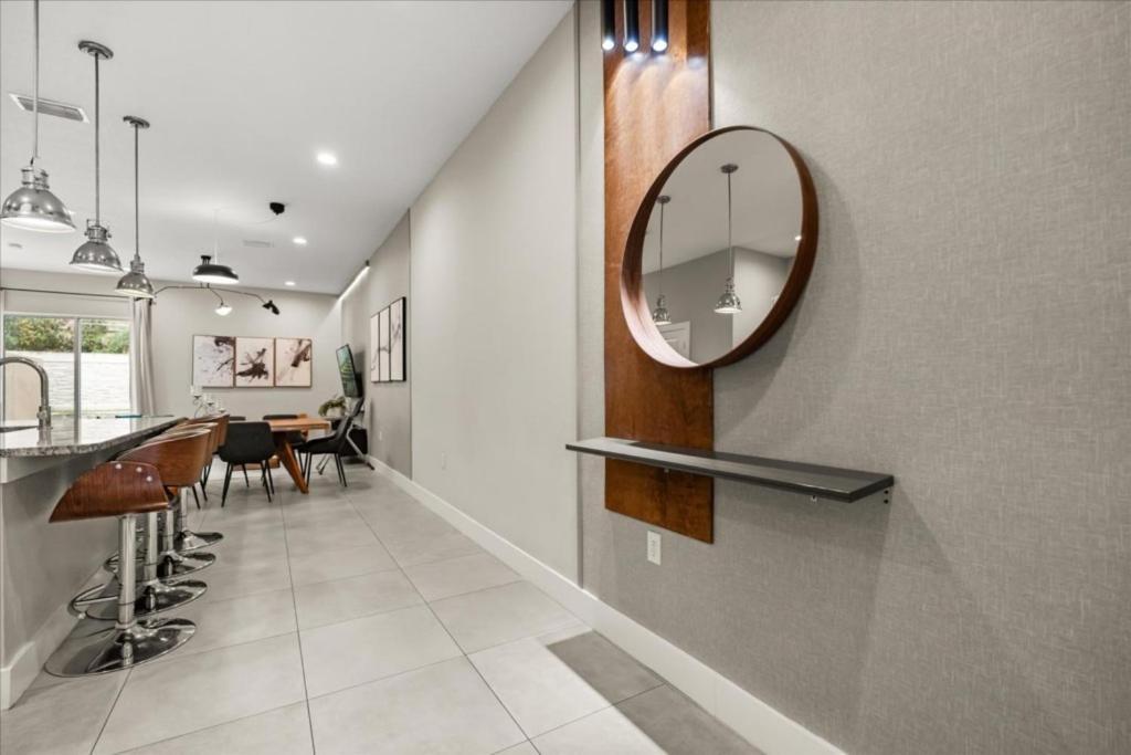 4 Bedrooms-4,5 Bathrooms-summerville 2652ss Holiday home