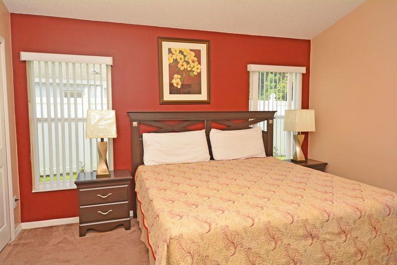 5 Bedroom Luxury Pool & Just 8 Miles To