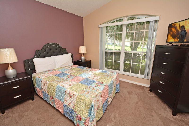 5 Bedroom Luxury Pool & Just 8 Miles To