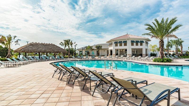 Stunning Storey 4 Bed 3 Bath Townhome With Splash Pool Holiday home *