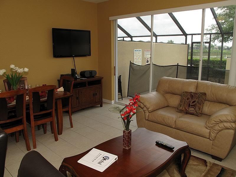 Beautiful 3 Bed 3 Bath Townhome With View Holiday home *