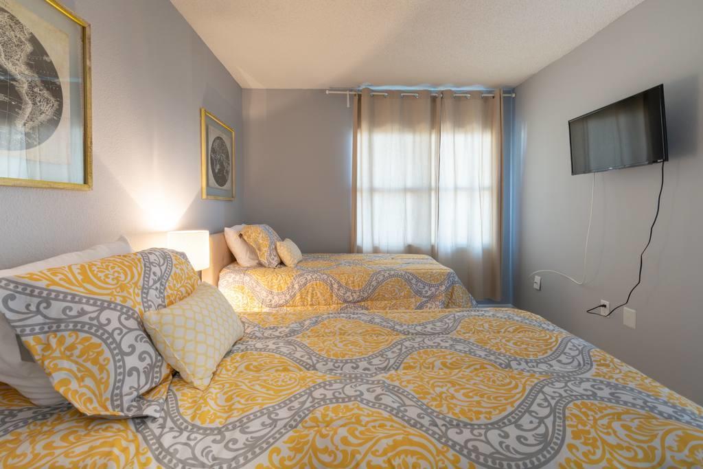 Modern Equipped Apt Best Location!
