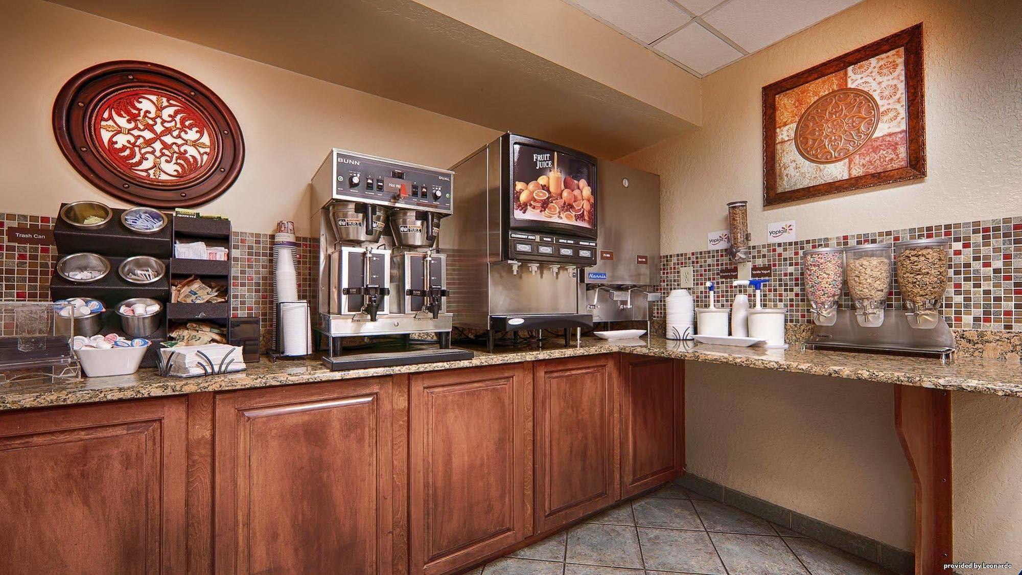 Western Universal - Newly Renovated! Hotel 3*