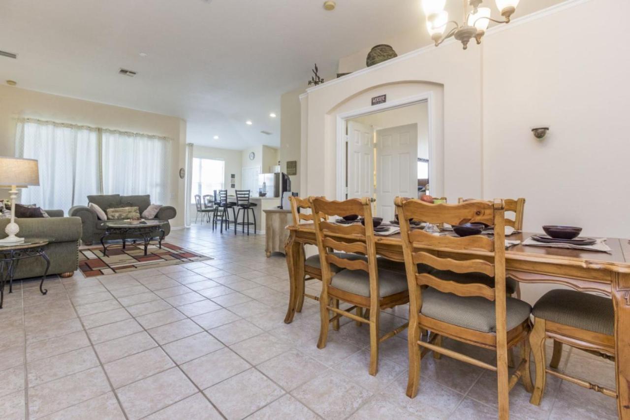 Holiday home Windsor_palms_8113n