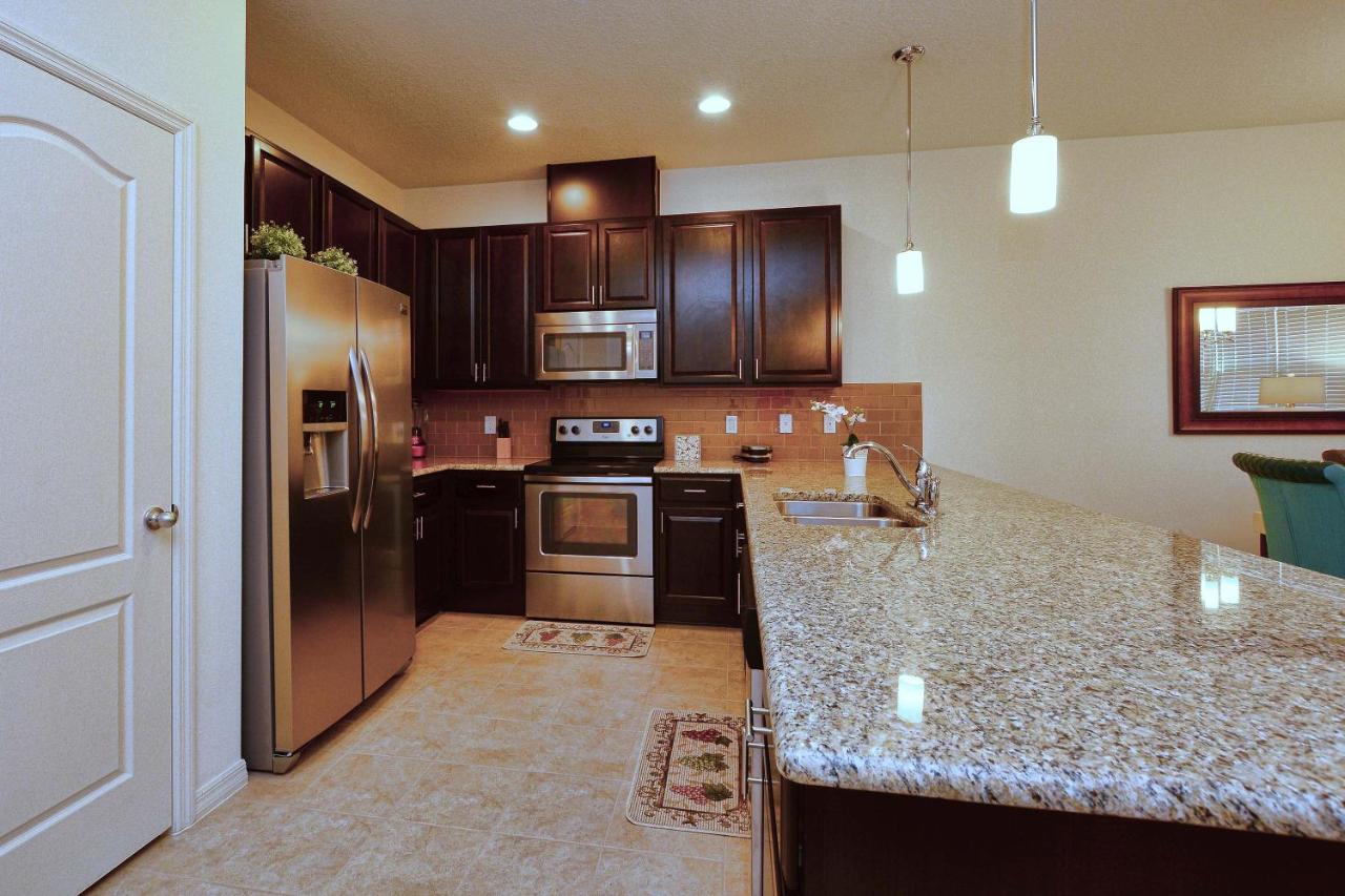 Villa Compass Bay- 4 Bedroom Townhome- 1950cy