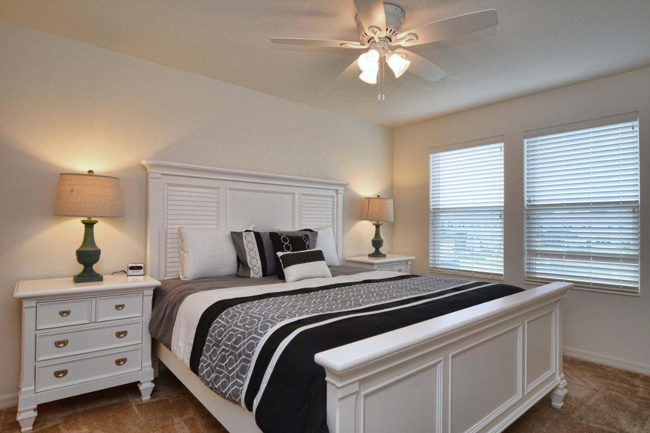 Compass Bay- 4 Bedroom Townhome- 1950cy Villa *