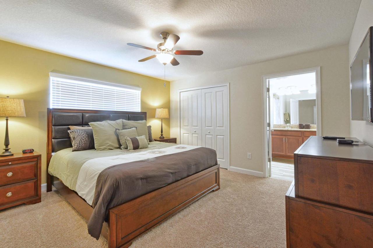 Storey Lake- 4 Bedroom Townhome W/spashpool-1619st Holiday home