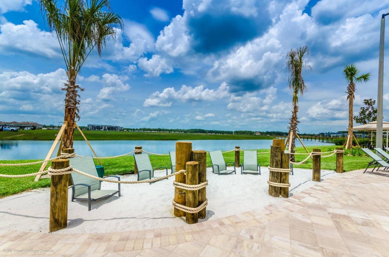 Storey Lake-5 Bedroom Townhome W/splashpool-1602st Holiday home