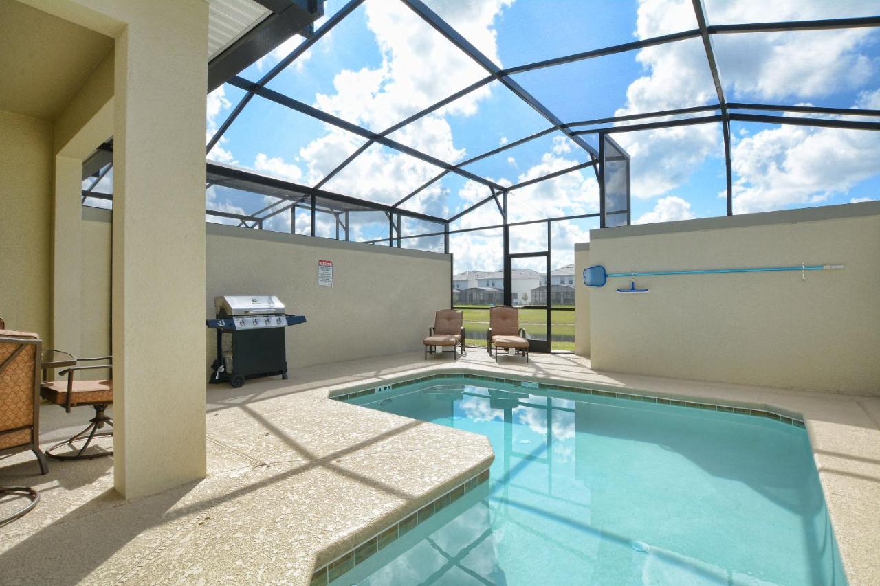 Holiday home Storey Lake- 4 Bedroom Townhome W/spashpool-1619st