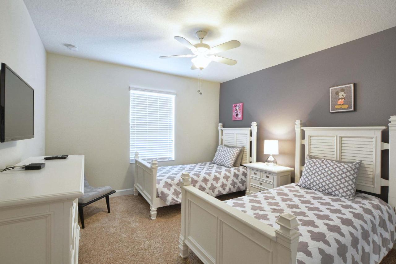 Storey Lake- 4 Bedroom Townhome W/spashpool-1619st *