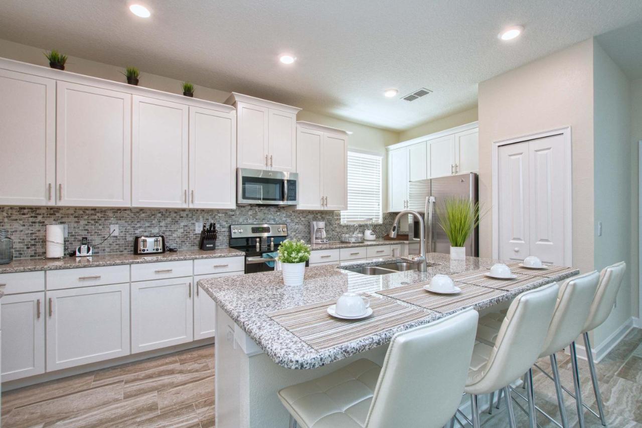 Storey Lake-5 Bedroom Pool Home-1663st Orlando