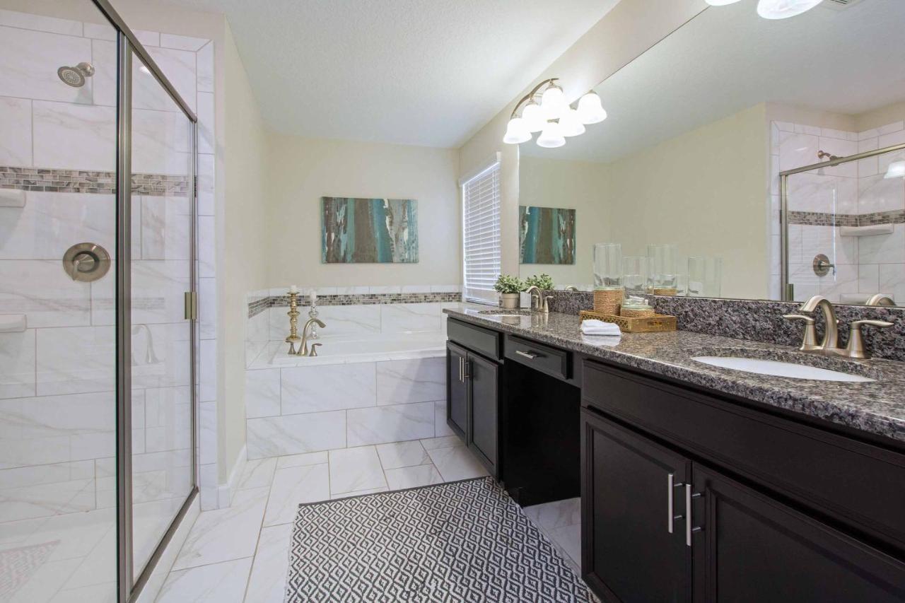 Storey Lake- 6 Bedroom Pool Home-1657st Orlando