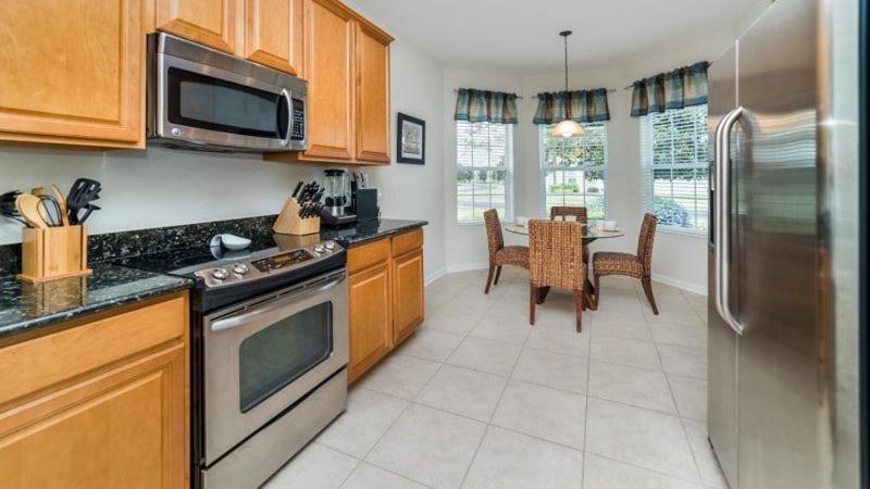 Holiday home Amazing 5 Bedroom 5 Bath Pool In Windsor Hills *