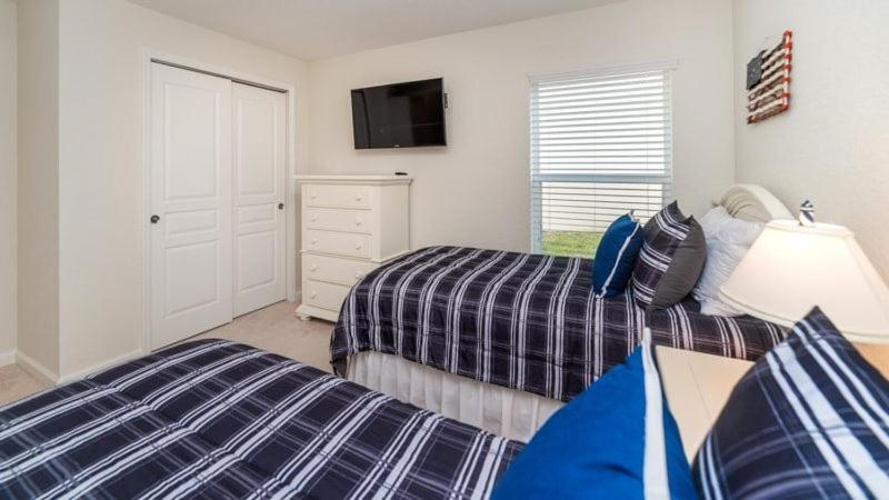 Amazing 5 Bedroom 5 Bath Pool In Windsor Hills Holiday home *