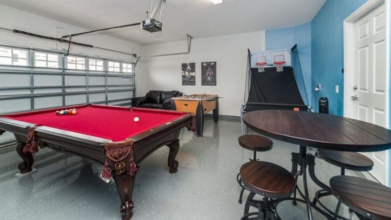 Amazing 5 Bed 5 Bath Pool In Windsor At Westside *