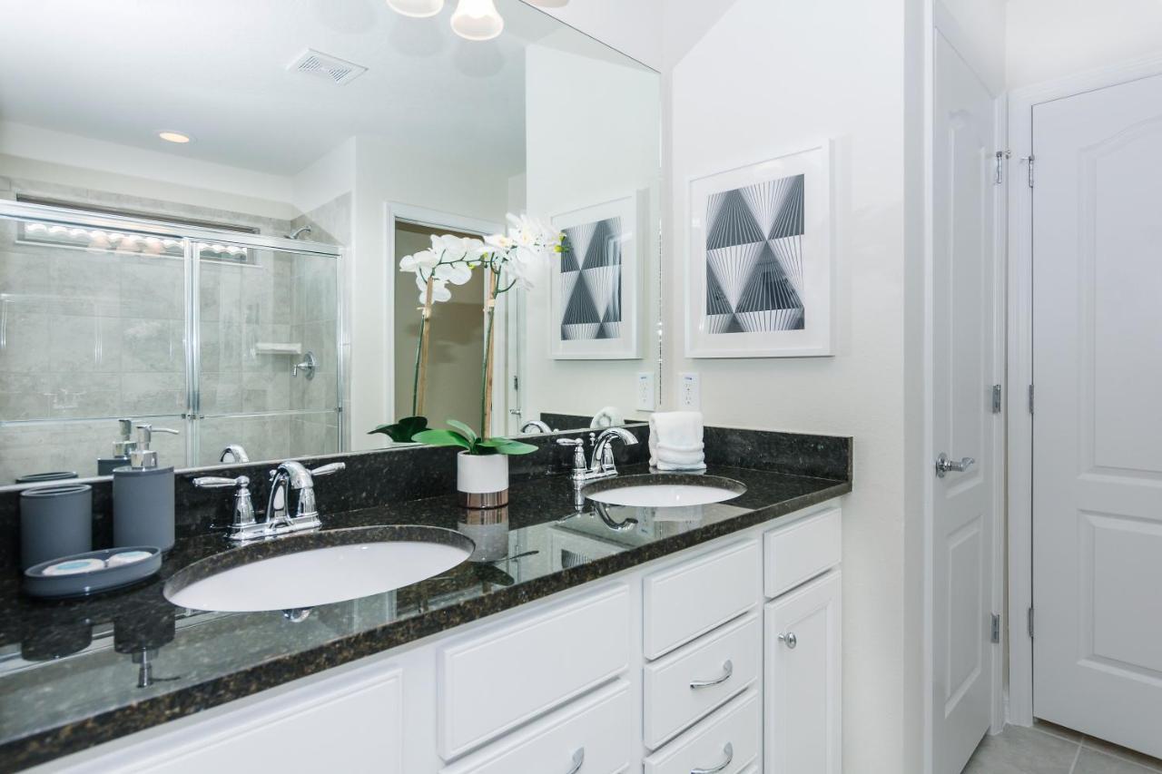 Luxurious Vacation At Westside 8973 Holiday home