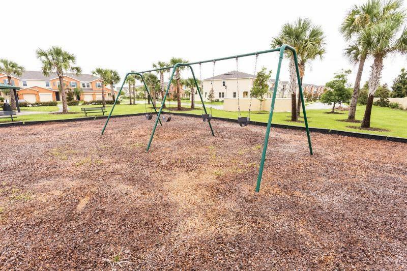 Villa Compass Bay- 4 Bedroom Townhome- 1950cy
