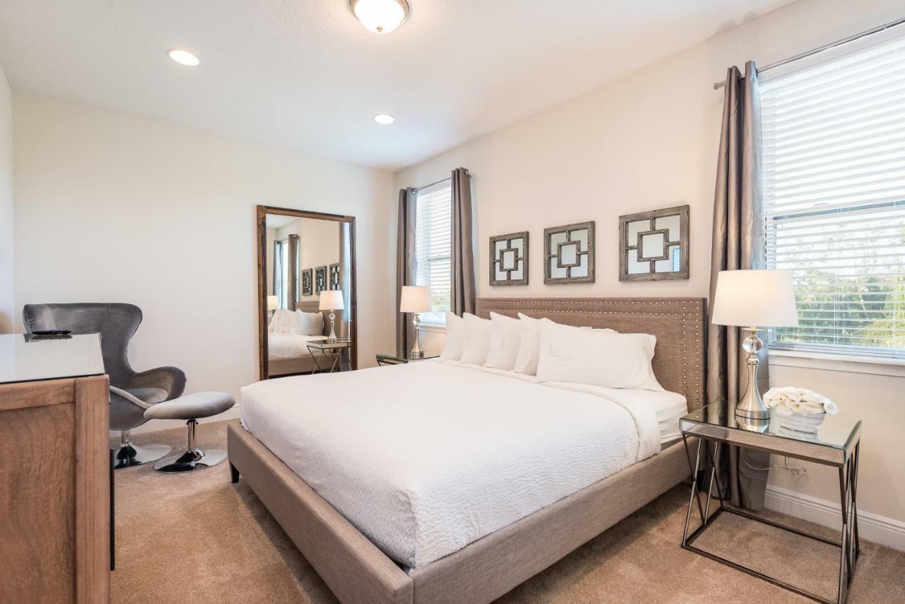 Holiday home Fabulous By Rentyl Near With Private Pool, Game & Amenities - 7469m Orlando