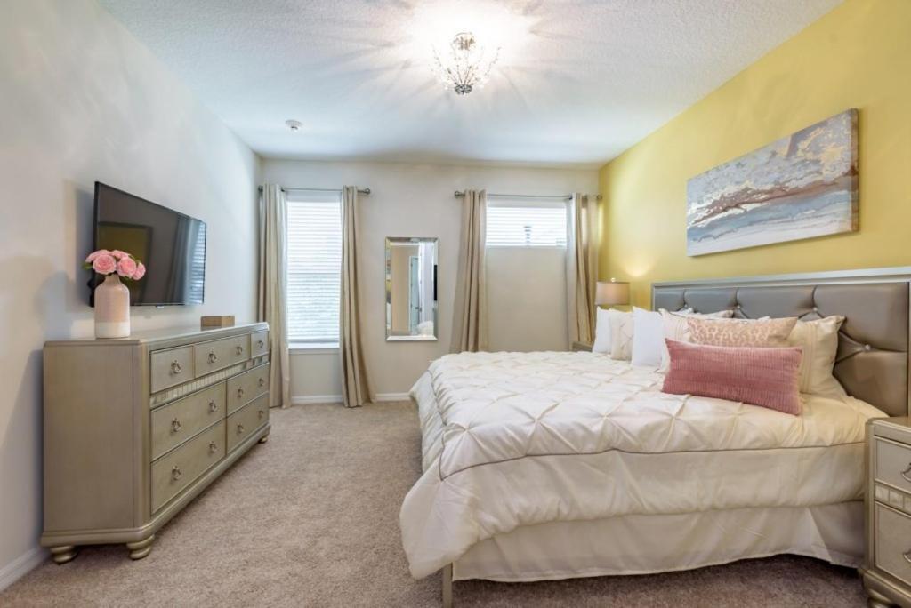 Amazing 6 Bedroom 5 Bathroom Solara *