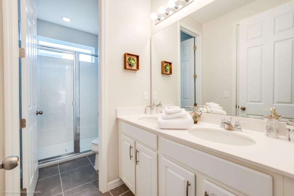Solara 9 Bedroom 6 Bathroom Orlando