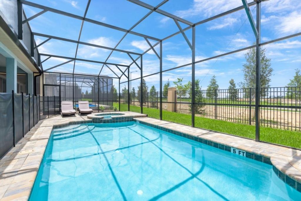 Amazing 6 Bedroom 5 Bathroom Solara Villa