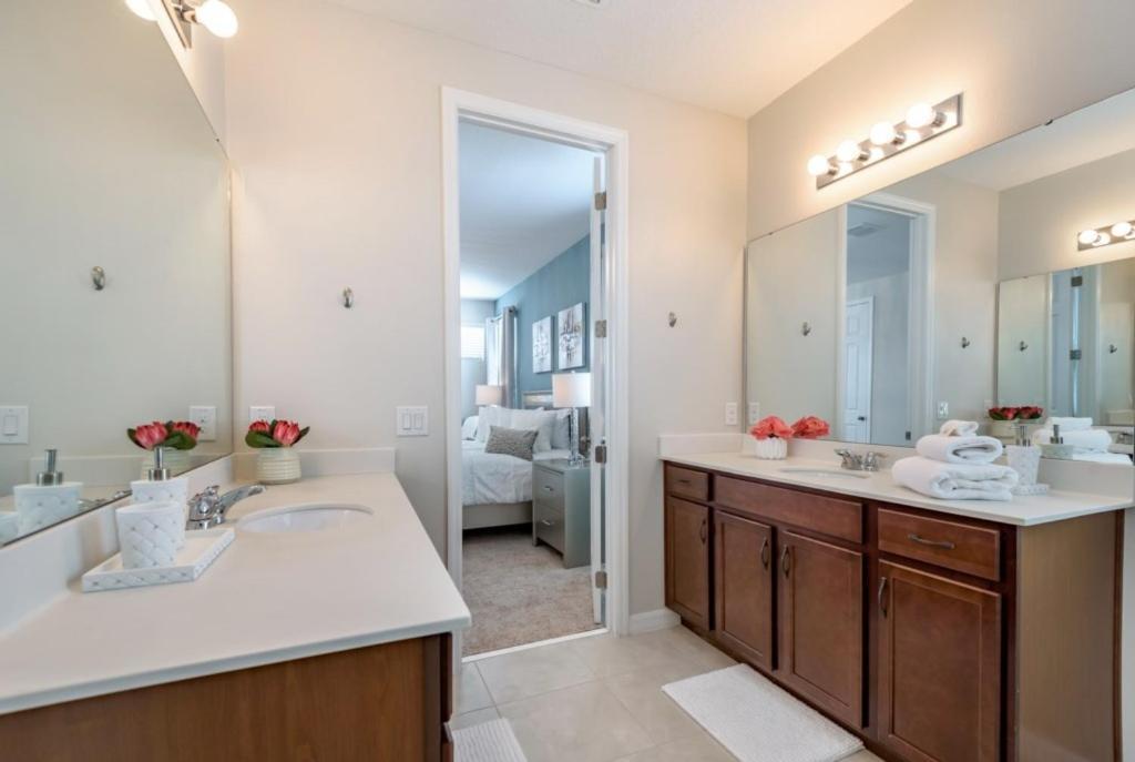 Amazing 6 Bedroom 5 Bathroom Solara